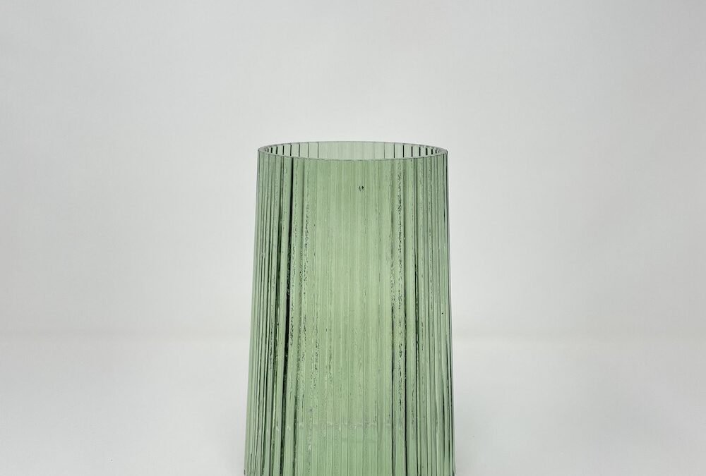 Zöld bordázott váza