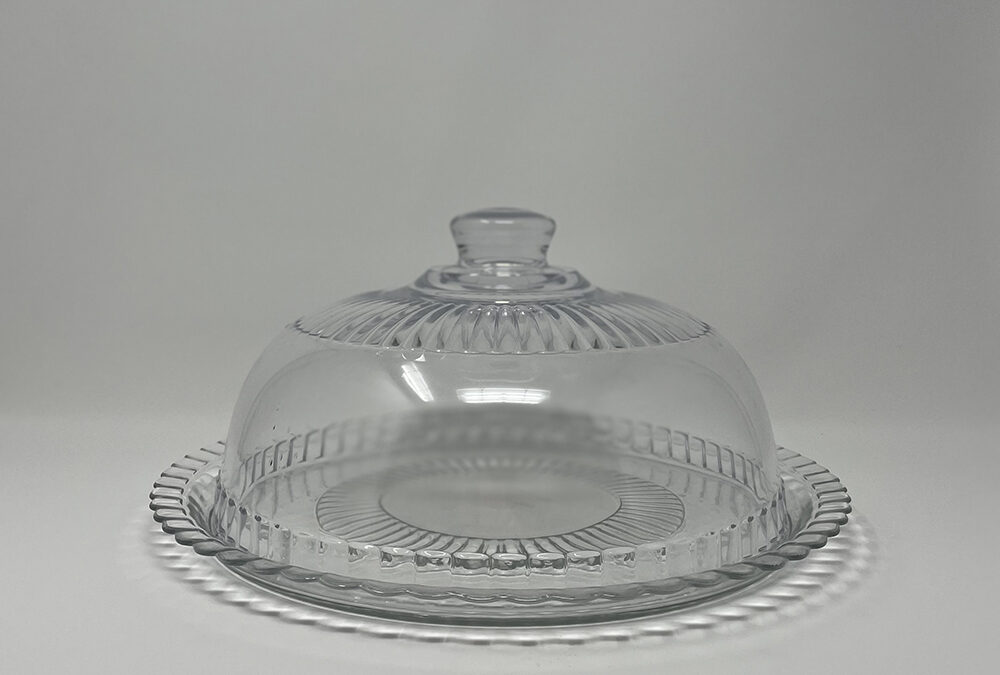 Átlátszó üveg tortatál búrával